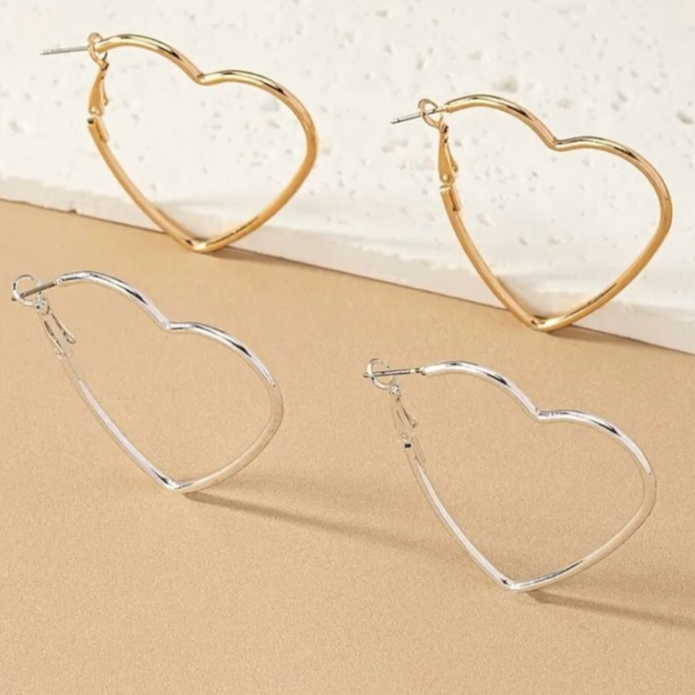 ⚜️𝟯𝟬%𝗢𝗙𝗙 𝗯𝘂𝗻𝗱𝗹𝗲𝘀 𝟯+⚜️ NEW Large Heart Hoop Earrings - Picture 6 of 15